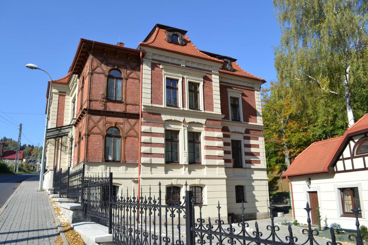 Hotel Charlotta Едлина-Здруй Экстерьер фото